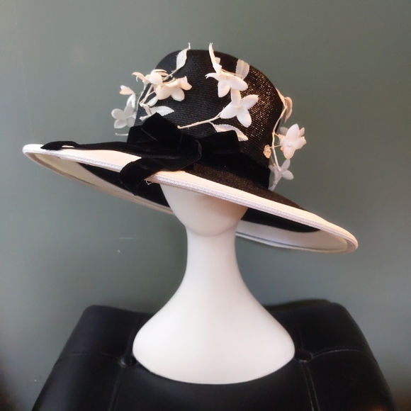 Vintage 80s Michael Andrew B&W Flower Floral Derby Synthetic Straw Wide Brim Hat main image 10
